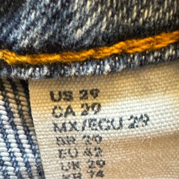 Forever 21 medium wash distressed button fly high-rise jeggings size 29 (6)
b26 - Picture 3 of 5